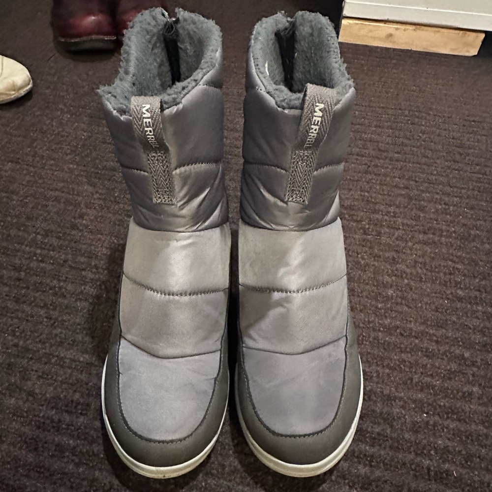 Merrell Women's Gray Faux Fur Lined Boots